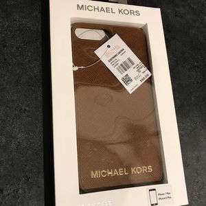 Brand new Mikael Kors iPhone case 👍🏻